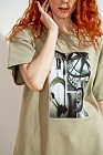 Джемпер женский с коротким рукавом, Цвет: оливковый, принт часы - фото 3